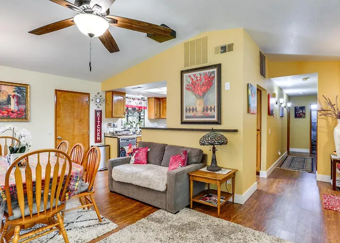 Hot Tub, Dog-Friendly Yard! 3-Acre Redding Retreat