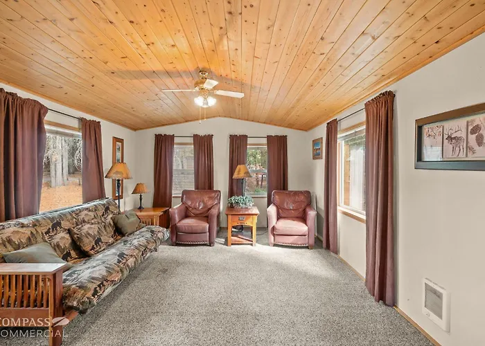 Willamette Pass Inn & Chalets