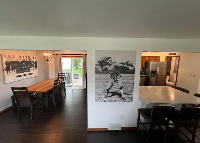 Curly'S Quarters