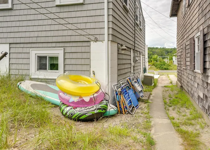 Rockport Cottage W/ Patio - Steps To Beach!