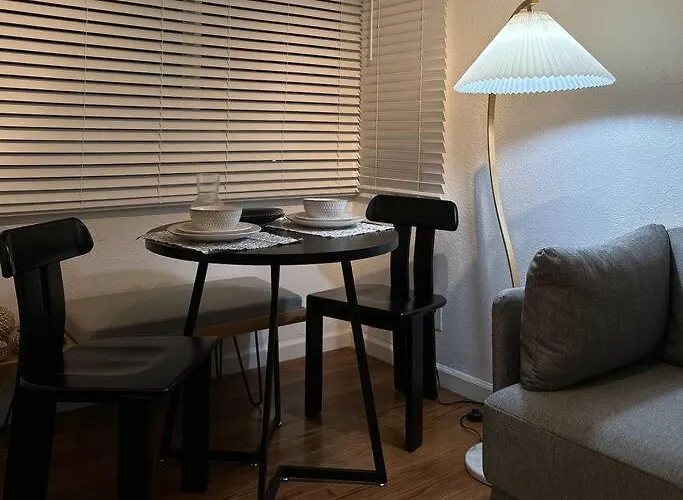 Modern Eclectic 1Br In Central Sd With Free Parking, Kitchen And Ac!