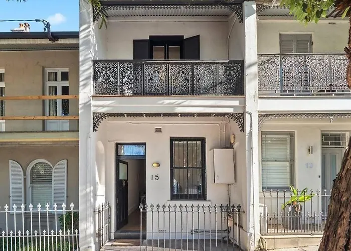 Ideal Location 3 Bdr Paddo Terrace Parking & Pets