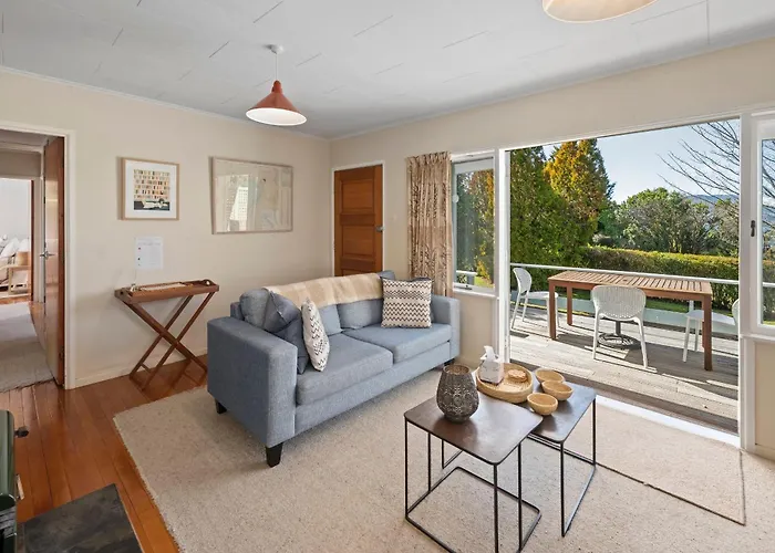 Te Kopua - Acacia Bay Holiday Home