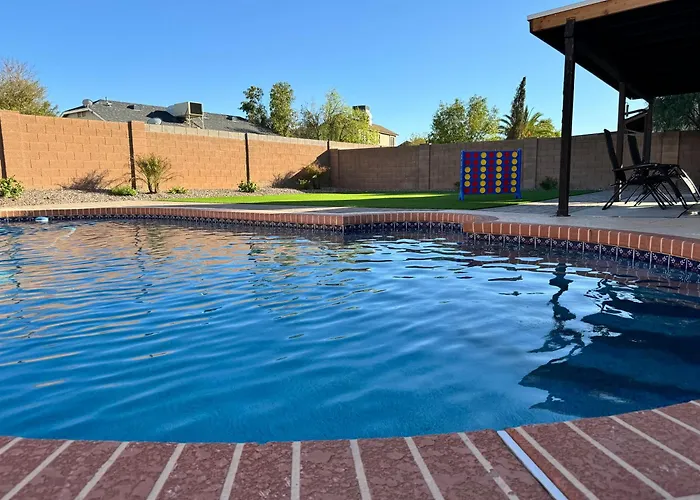 Glendale Gem With Pool & Office In Prime Location