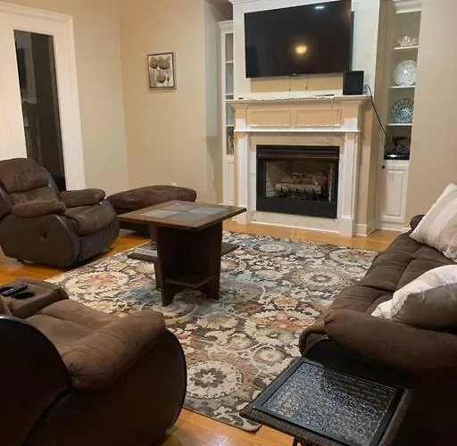 Luxury, Modern, Homely 4 Bedroom House, Close To City Center, Hospitals And Shopping Centers