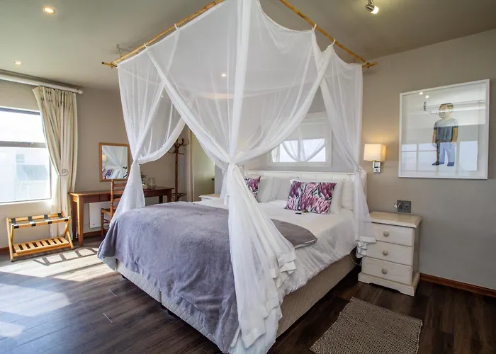 Whale Huys Luxury Oceanfront Eco Villa
