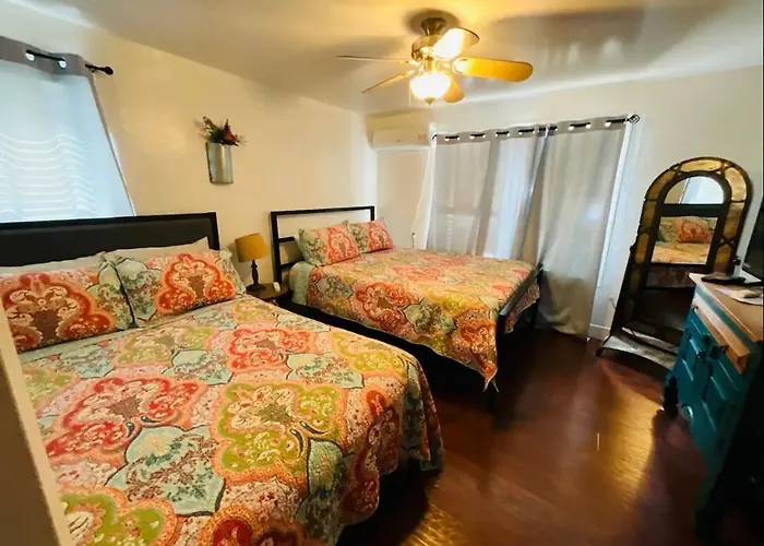 Casa De Amigos