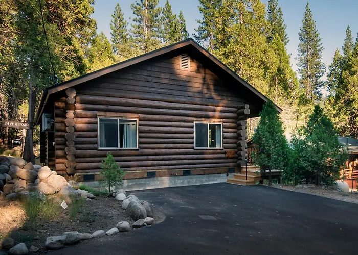 The Mini Cabin At The Redwoods In Yosemite
