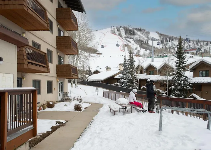 Large Outdoor Hot Tub, Easy Walk To Base Area Activities