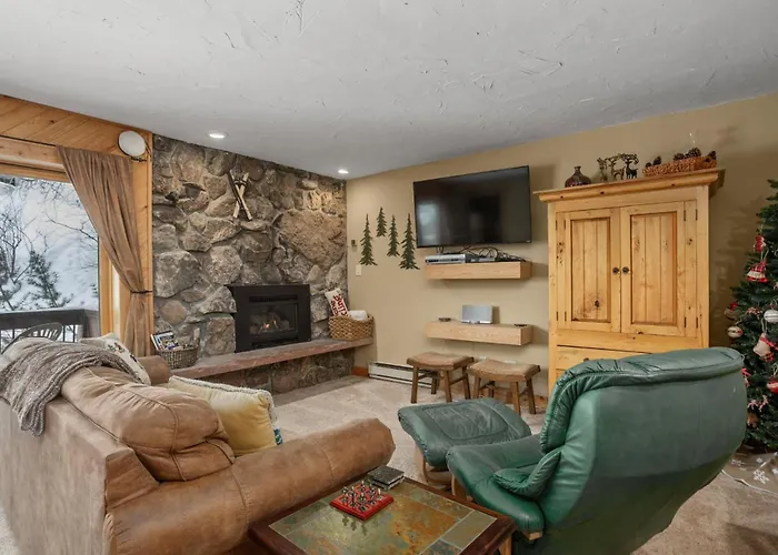 Large Outdoor Hot Tub, Easy Walk To Base Area Activities