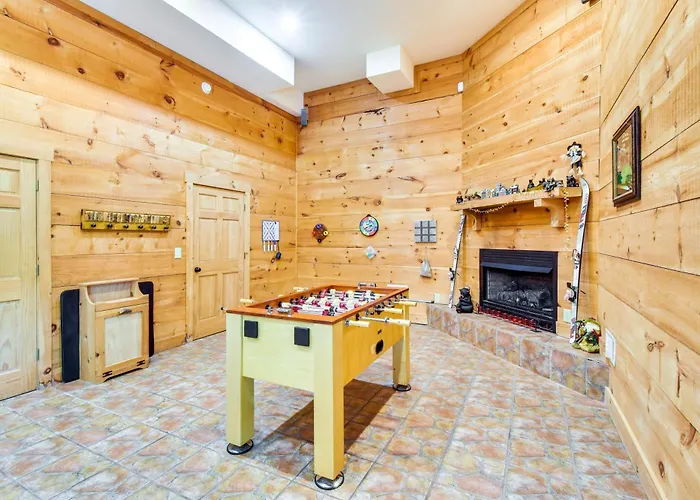 Expansive Sky Valley Lodge W/ Mountain Views!