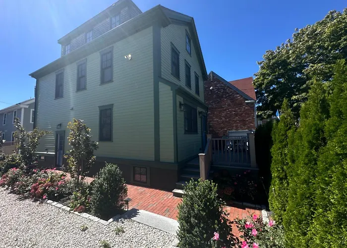 Epic Downtown Newport Location W Parking