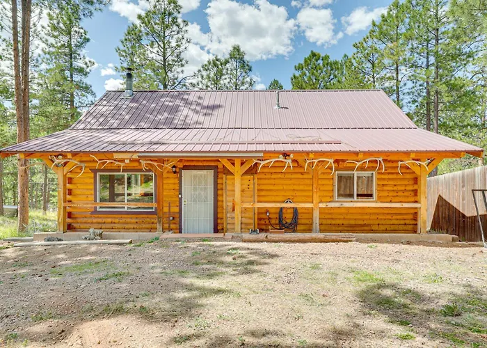 Alpine Cabin W/ Deck: 3 Mi To Luna Lake!