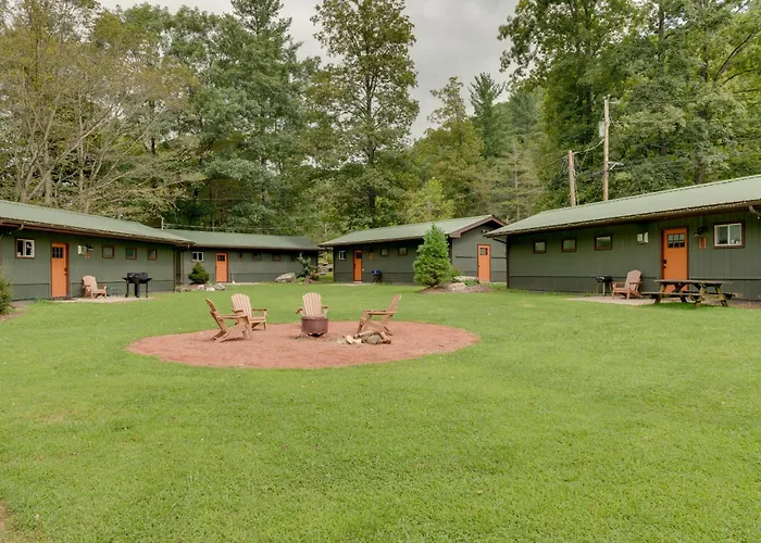 Private Hot Tub: Main Cabin At Elk Creek Escape!