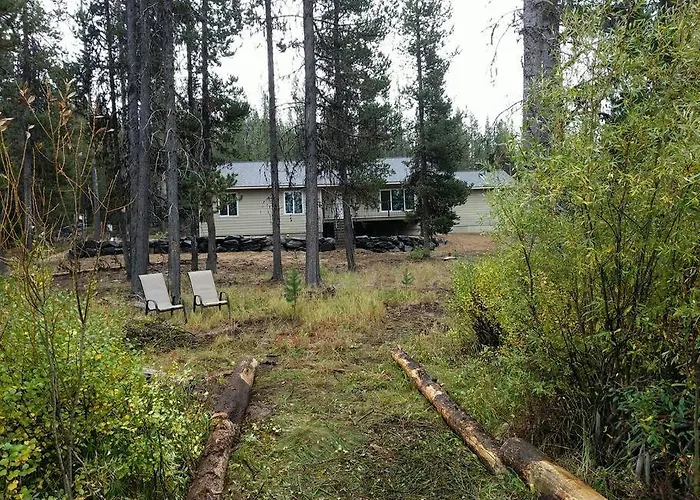 Wild Woods - Cascades Riverside Retreat