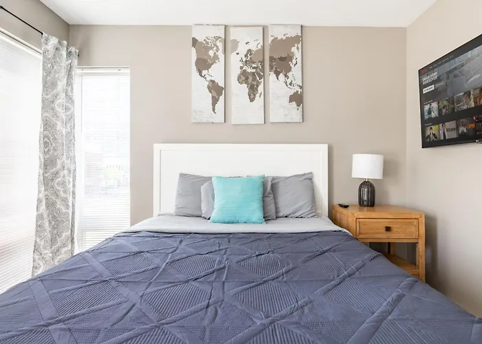 Luxury Downtown Townhome Private Garage Unit 16