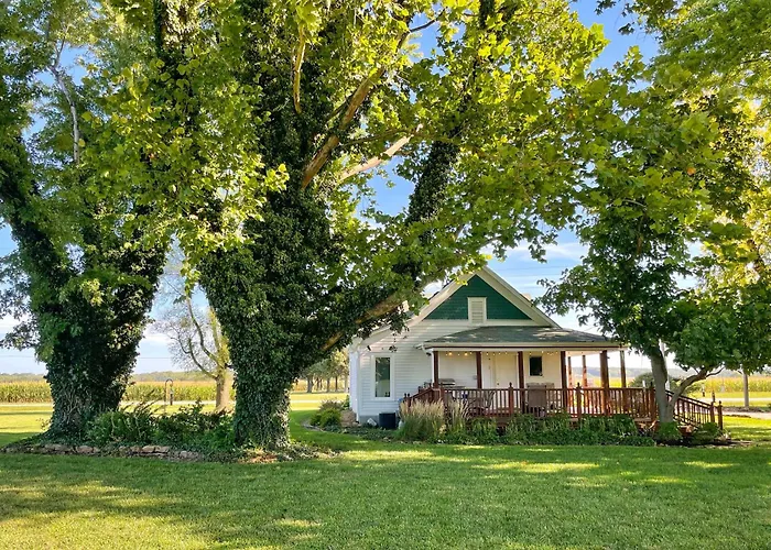 Countryside Cottage W/ Large Yard Near Topeka