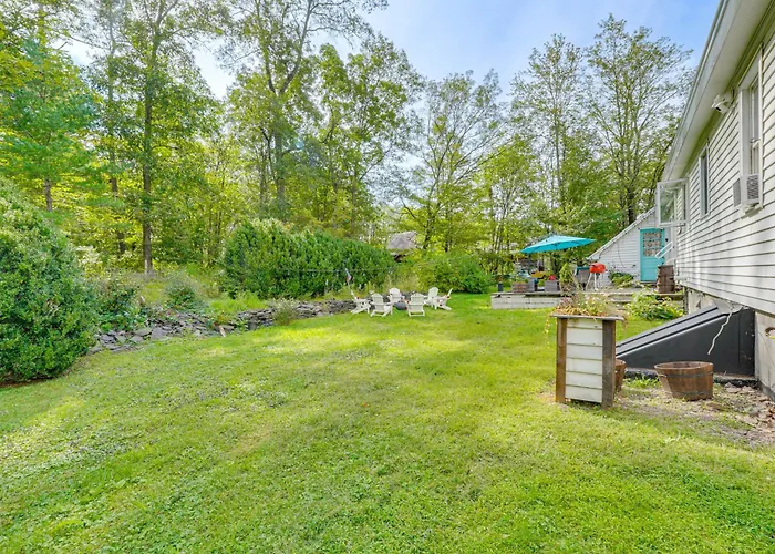 Saugerties Farmhouse: Sauna & Countryside Views