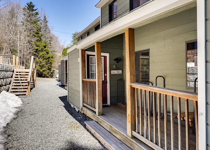 Relaxing Mountain Refuge: 4 Miles To Mt Snow!