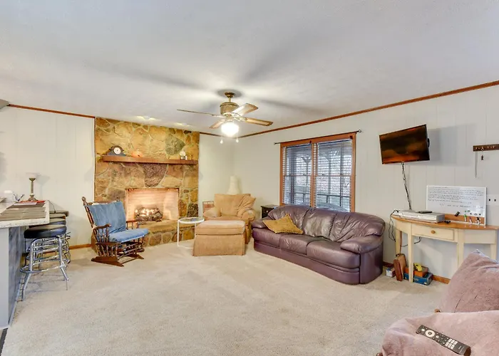 Cozy Hiawassee Cabin - 4 Mi To Lake Chatuge!