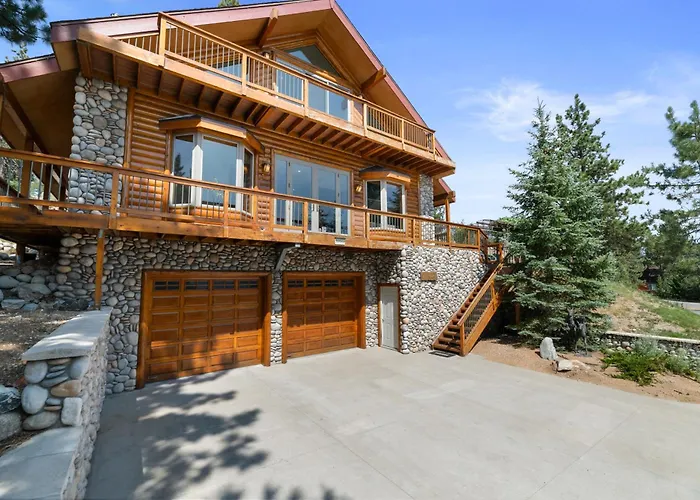 Amazing Grace - Fireplace, Jet Tub, Deck, Lake View