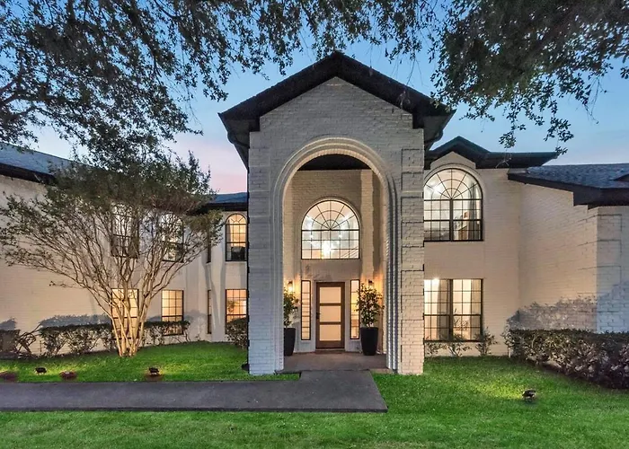 Lakefront Luxe 6Br 4,5Ba Holiday Home With Pool & Hot Tub