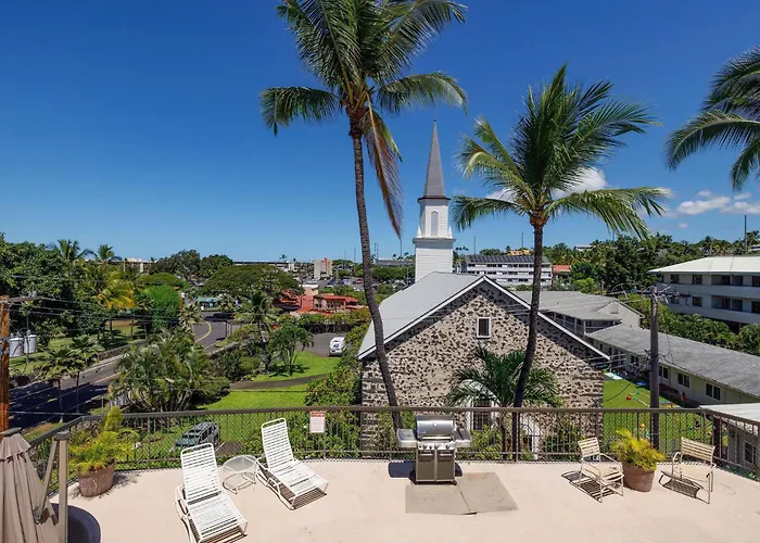 Kona Plaza#411