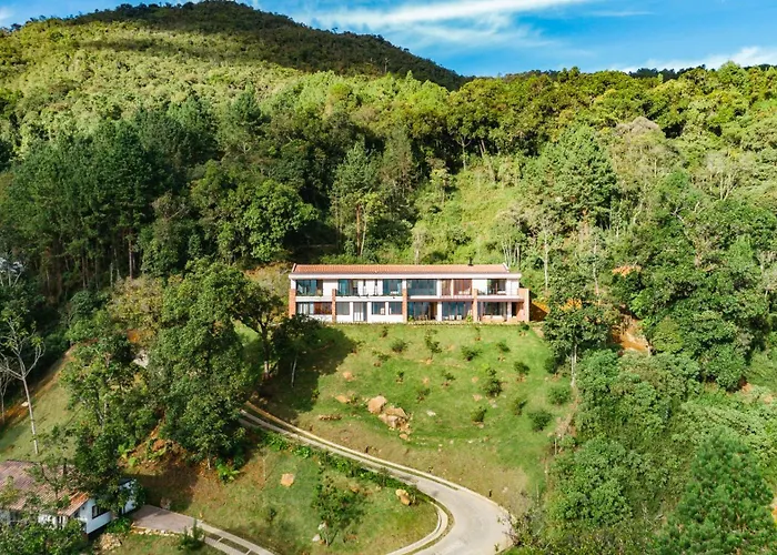 Hilltop Enchanting Villa With Stunning Views & Jacuzzi