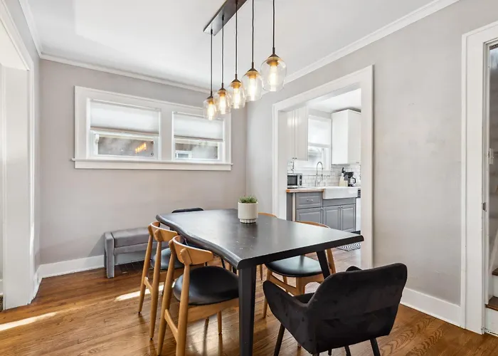 Cozy, Modern Waldo Escape