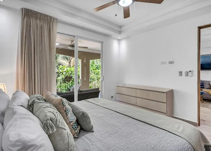 Gav4: New Condo In Location Walkable To Beach