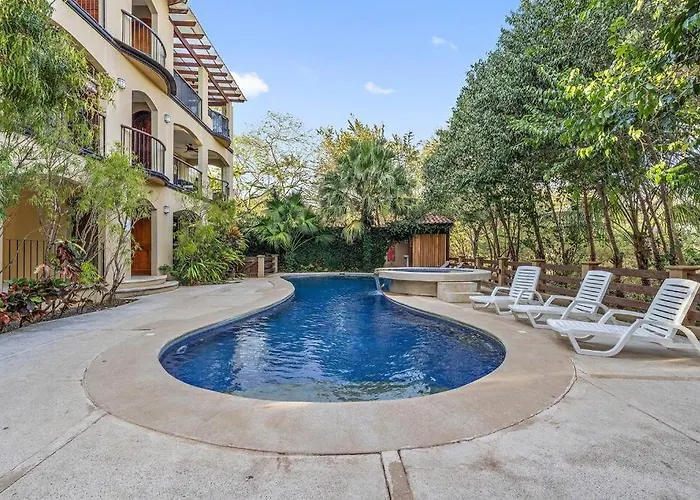 Gav4: New Condo In Location Walkable To Beach