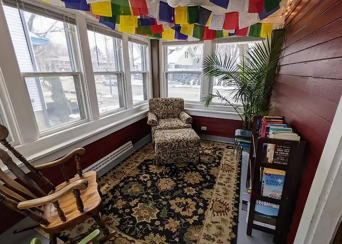 Family Friendly House - Downtown Location