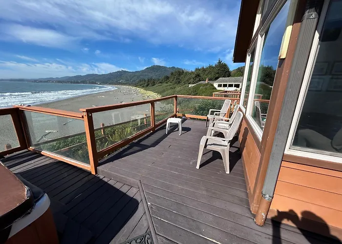 Oceanfront Cabin 6 W Jacuzzi &Awe-Inspiring View