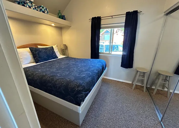 Oceanfront Cabin 6 W Jacuzzi &Awe-Inspiring View