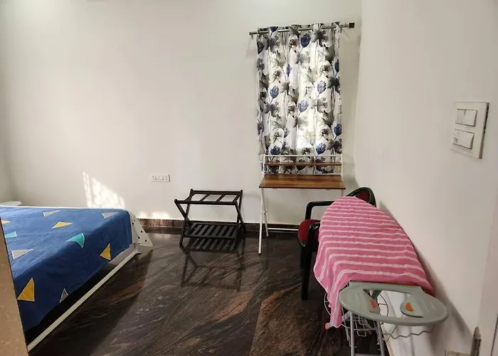Hampi Premium Homestay With Cook