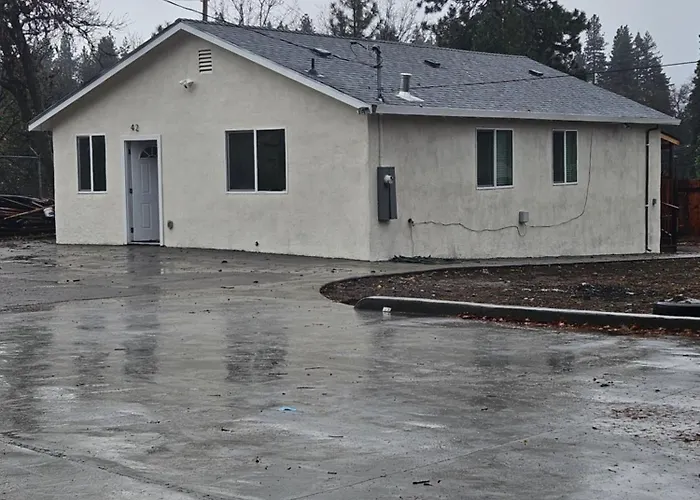 Shasta Om, 1Br1Ba Back Unit