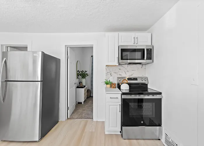 Comfortable 2-Bedroom House In Cleveland 1330