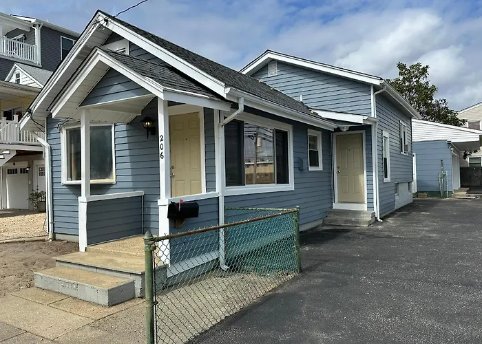 Newly Renovated 2 Bedroom House