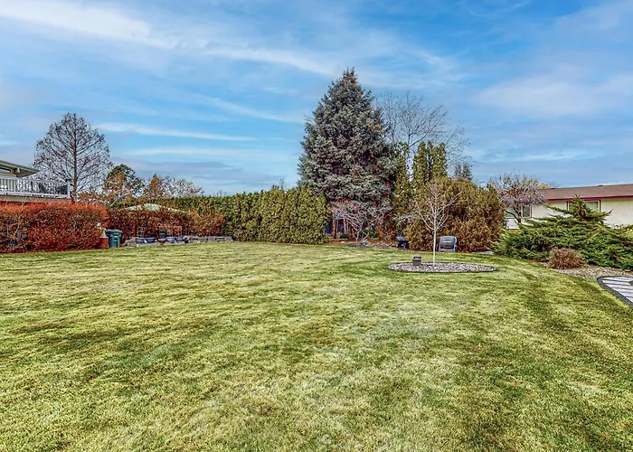 Waterfront Gem W/ Furnished Patio! Columbia Vista