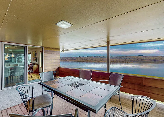 Waterfront Gem W/ Furnished Patio! Columbia Vista