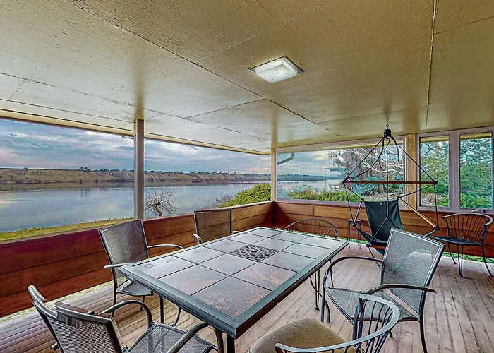 Waterfront Gem W/ Furnished Patio! Columbia Vista