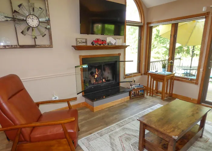 Galena Retreat: Shopping, Owners Club & Skiing!