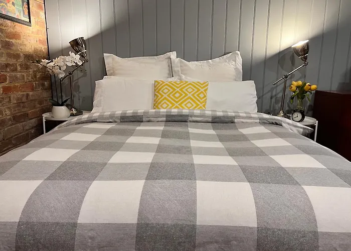 The Coachhouse - Studio Apartment