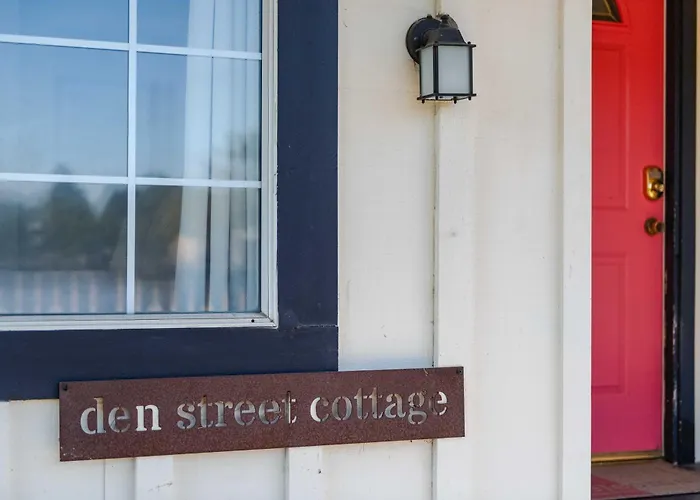 Den Street Cottage