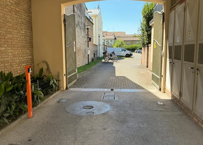 Exclusive Luxury Home With Private Parking