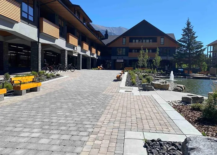 Le Bucheron Stunning Spring Creek Luxury Condo