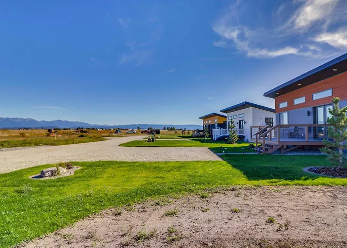 "Montana Bliss" Near Flathead Lake & Skiing!