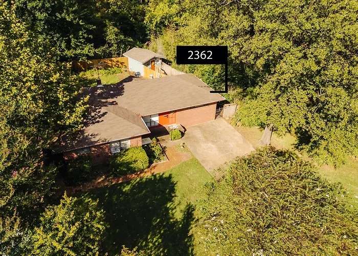 Centrally Located King Bed Midtown Memphis 2362