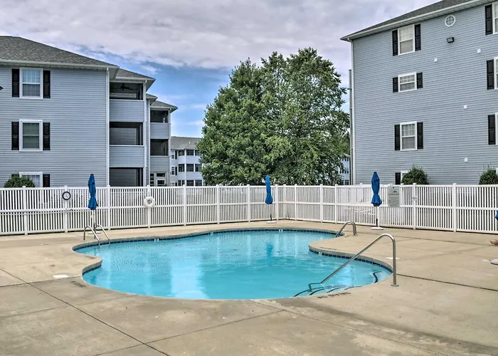 2 Mi To Rehoboth Beach Home With Sunroom!