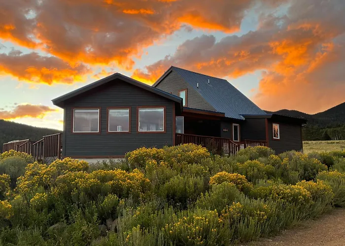 Angel Fire Mtn View Cabin W/ Hot Tub: 2 Mi To Ski